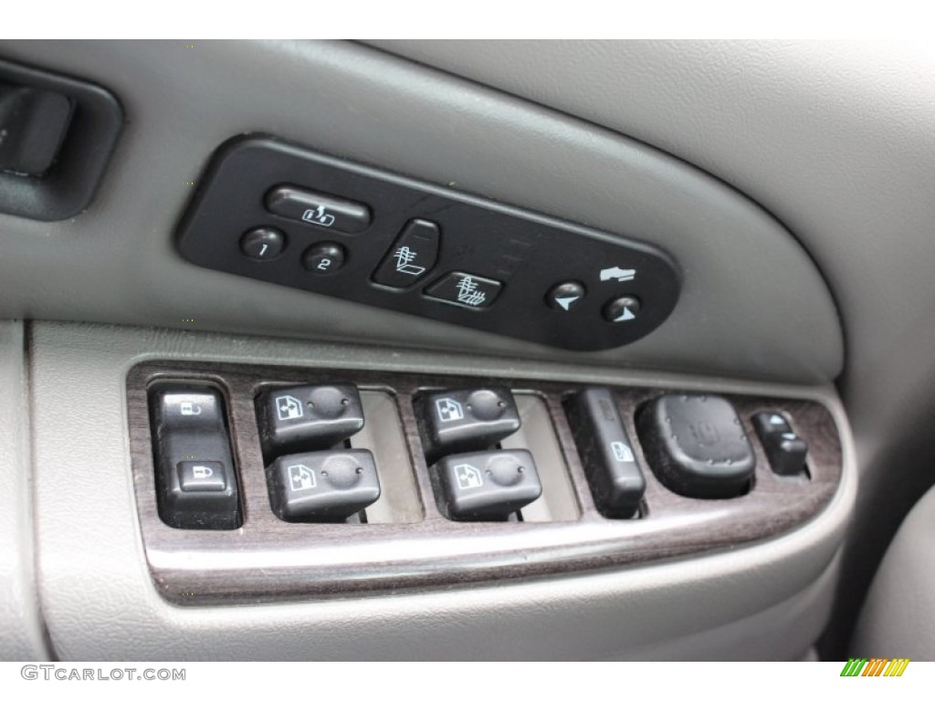 2004 GMC Yukon Denali AWD Controls Photo #76946230