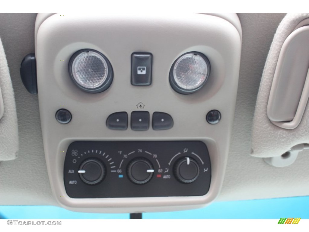 2004 GMC Yukon Denali AWD Controls Photos