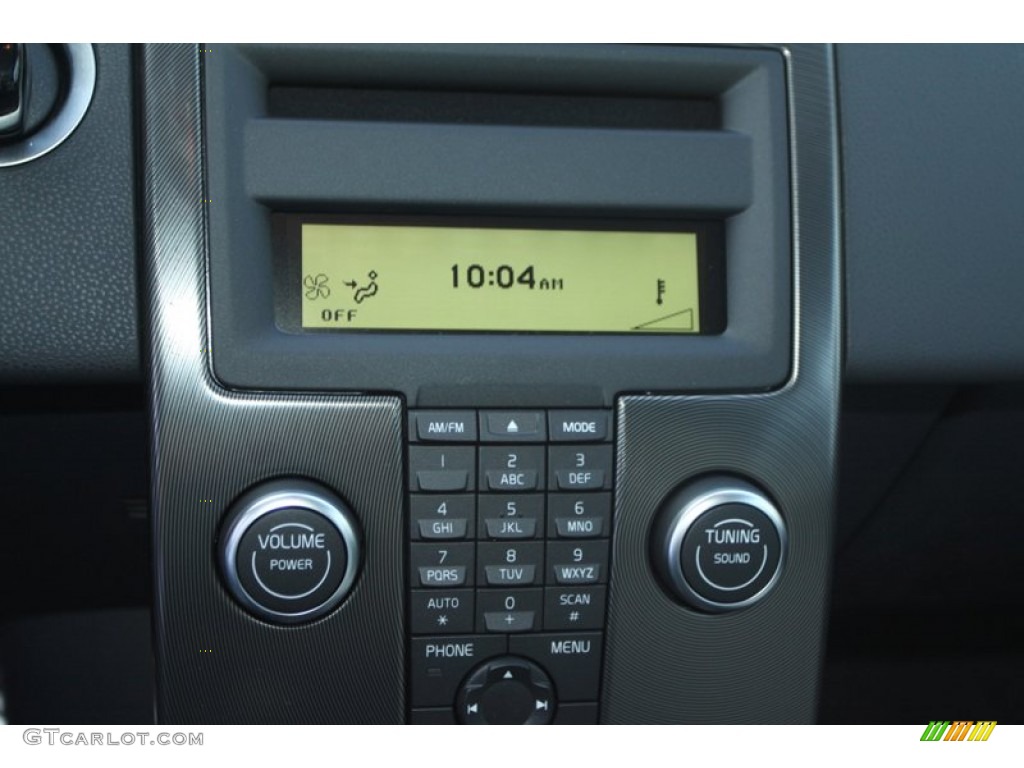 2013 Volvo C30 T5 R-Design Controls Photo #76946583