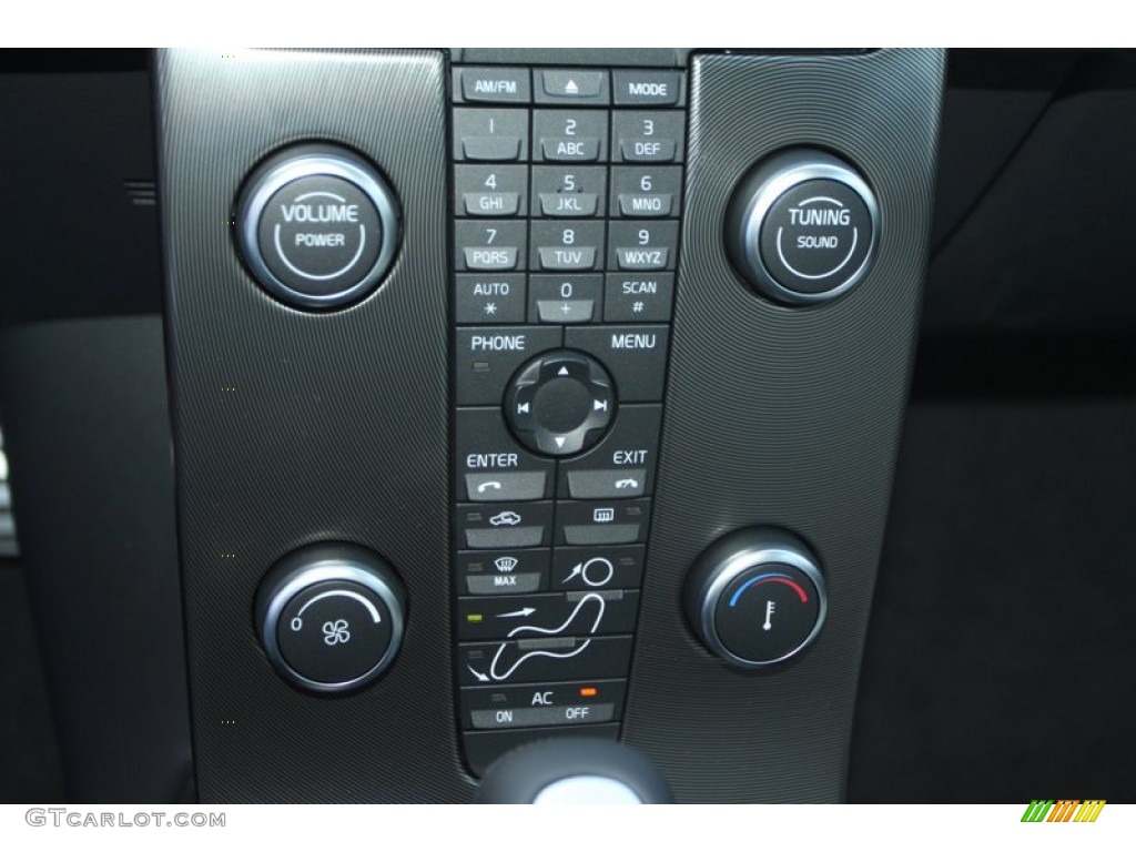 2013 Volvo C30 T5 R-Design Controls Photos