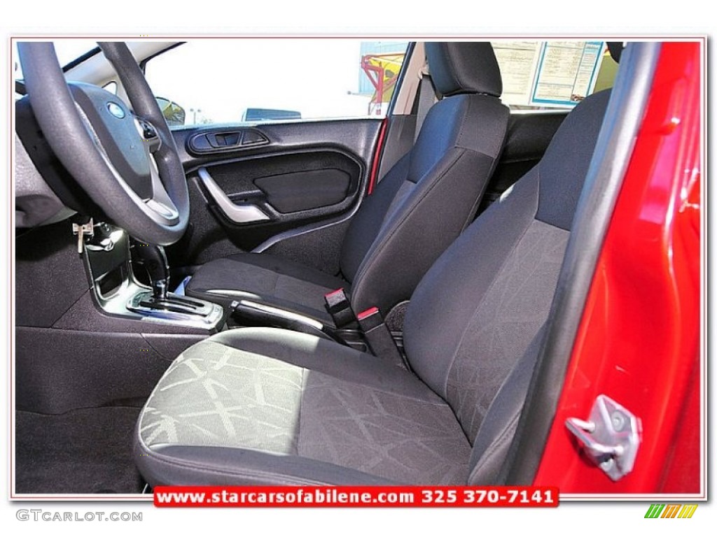 2011 Fiesta SE Sedan - Red Candy Metallic / Charcoal Black/Blue Cloth photo #13