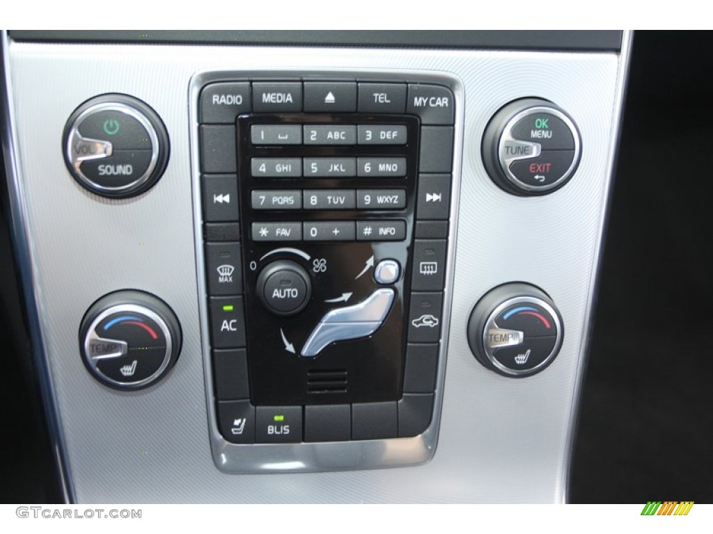 2013 Volvo S60 R-Design AWD Controls Photo #76947916