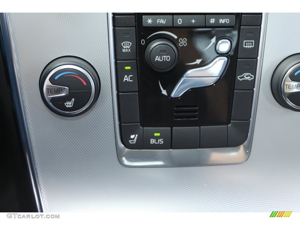 2013 Volvo S60 R-Design AWD Controls Photo #76947934