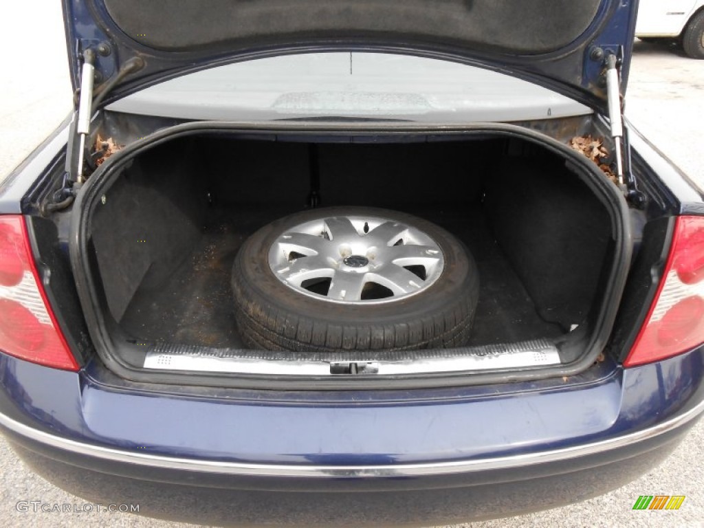 2001 Volkswagen Passat GLX Sedan Trunk Photos
