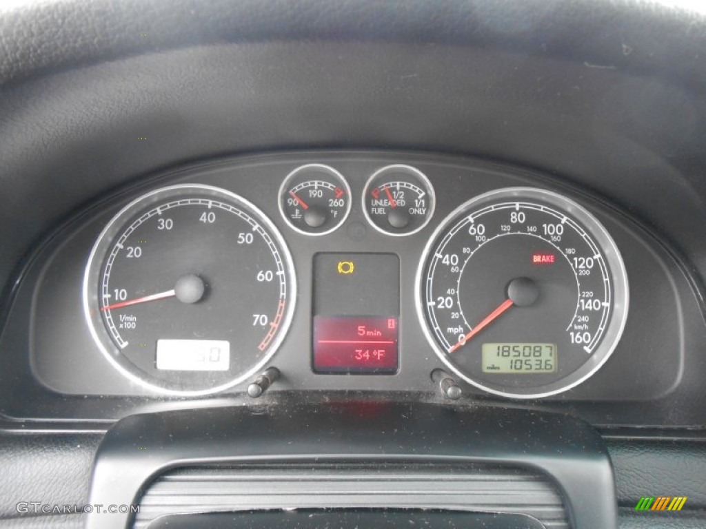 2001 Volkswagen Passat GLX Sedan Gauges Photo #76948339