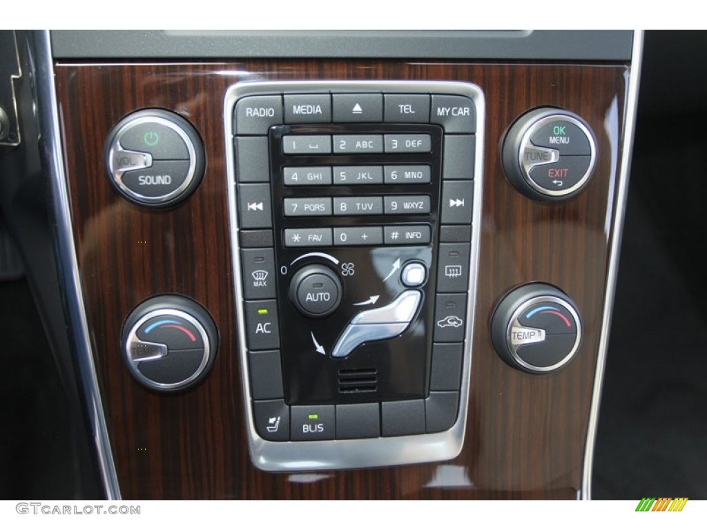 2013 Volvo S60 T6 AWD Controls Photo #76948666