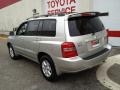 Millenium Silver Metallic - Highlander V6 Photo No. 4