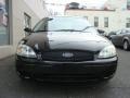 2005 Black Ford Taurus SE  photo #2