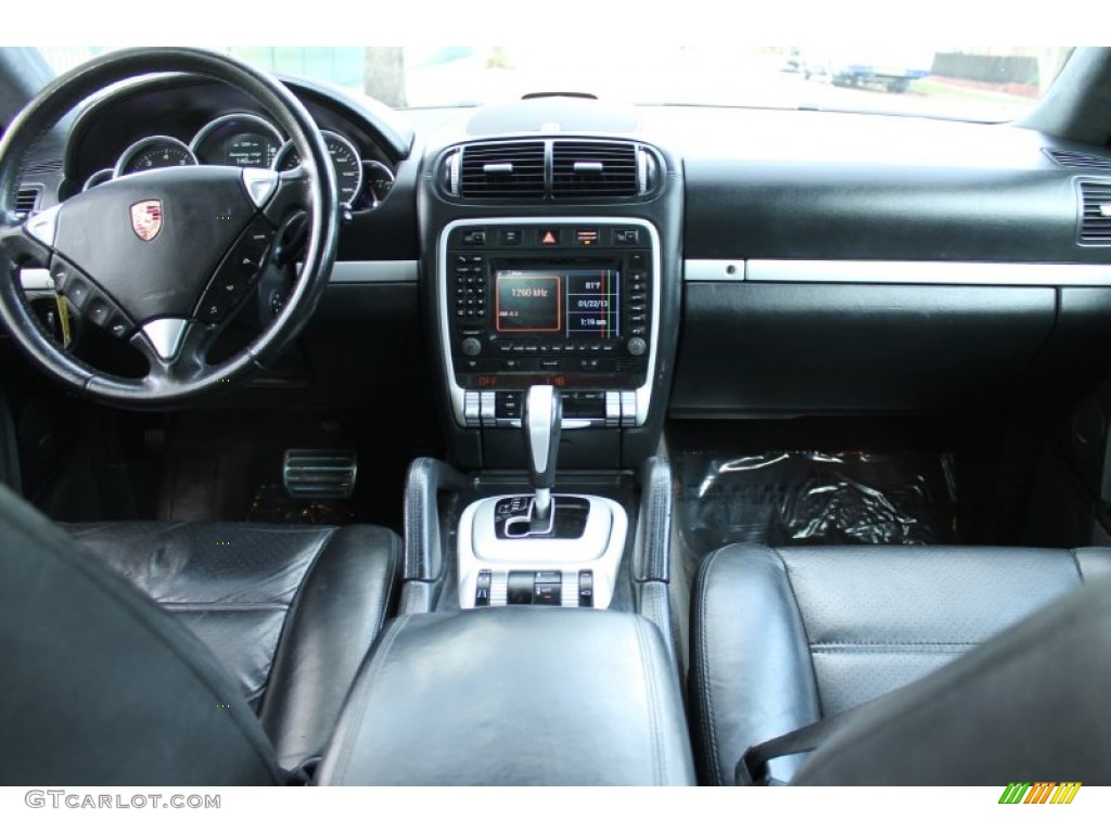 2006 Porsche Cayenne Turbo Dashboard Photos