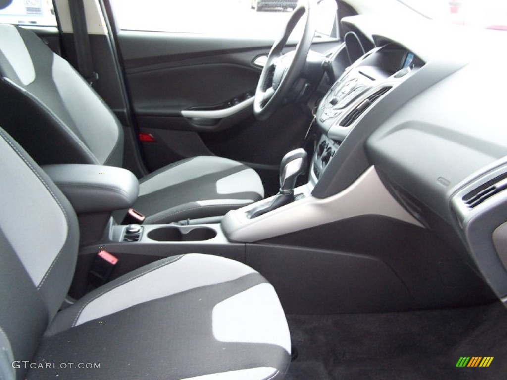 2012 Focus SE Sport 5-Door - Sonic Blue Metallic / Two-Tone Sport photo #13