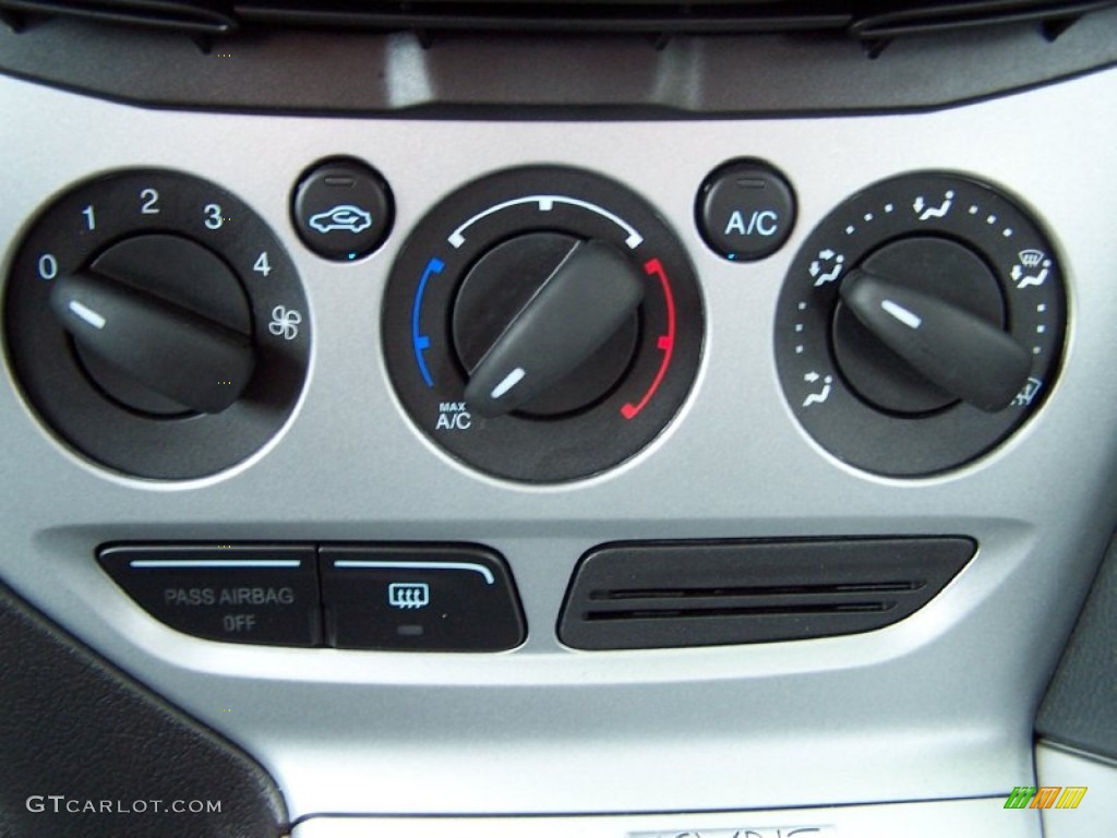 2012 Ford Focus SE Sport 5-Door Controls Photo #76951917