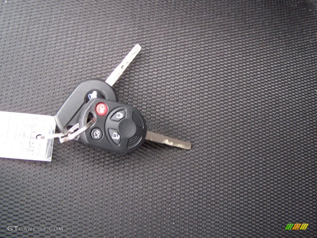 2012 Ford Focus SE Sport 5-Door Keys Photos