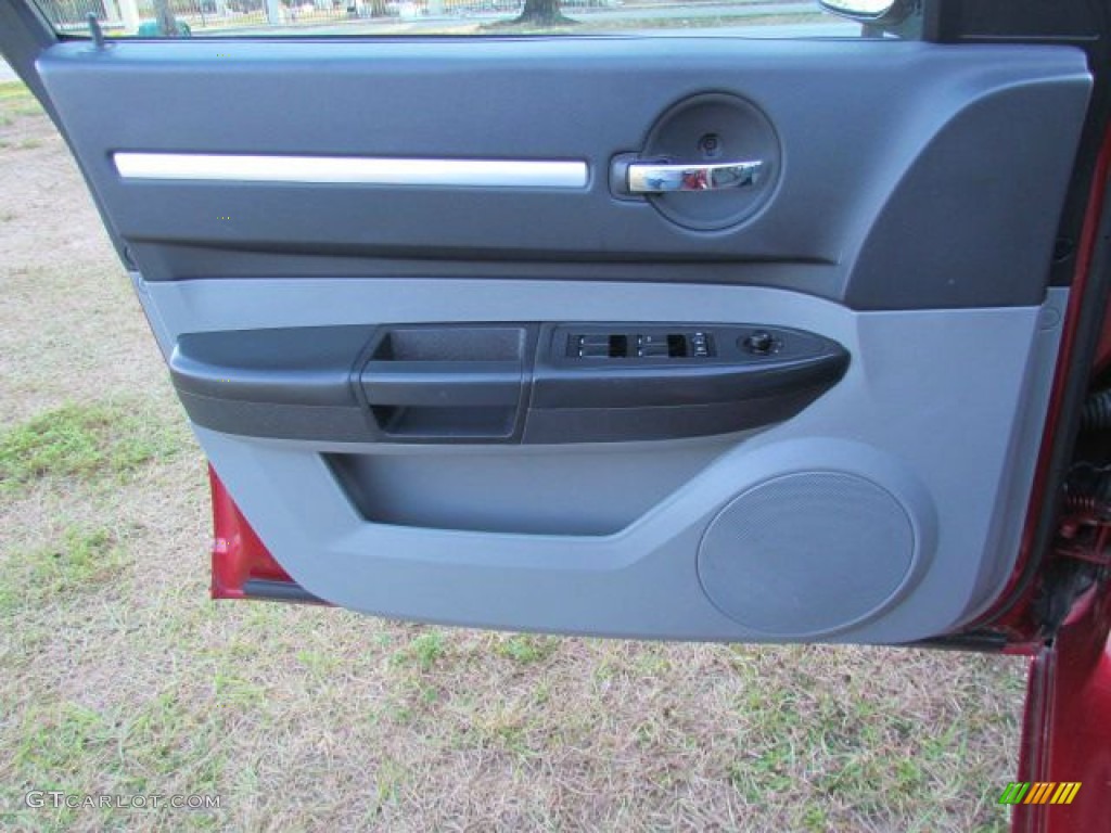 2009 Dodge Charger SE Door Panel Photos