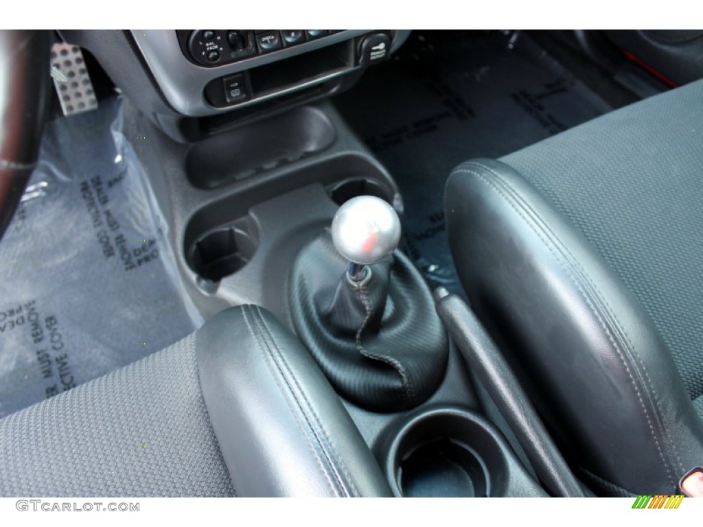 2004 Dodge Neon SRT-4 Transmission Photos