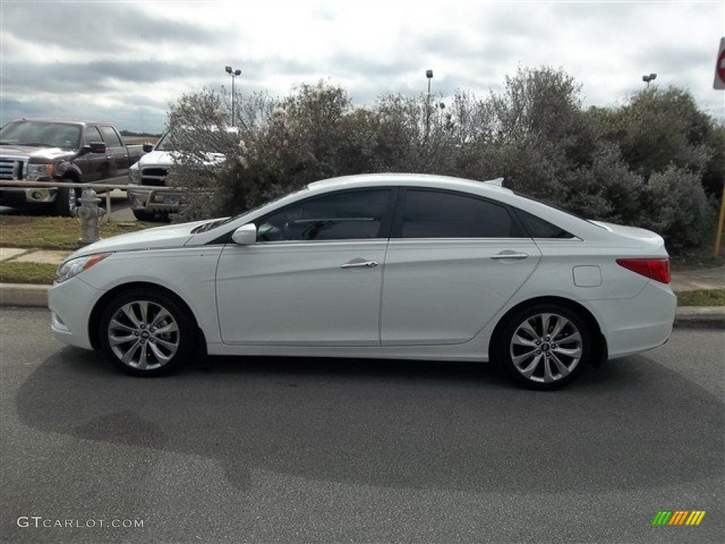 2011 Sonata SE - Pearl White / Black photo #1