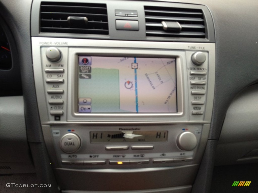 2010 Toyota Camry XLE V6 Navigation Photos