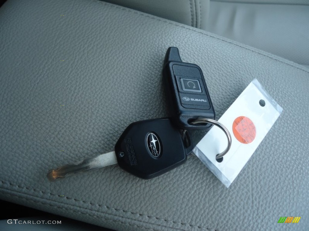 2010 Subaru Outback 3.6R Limited Wagon Keys Photo #76954150