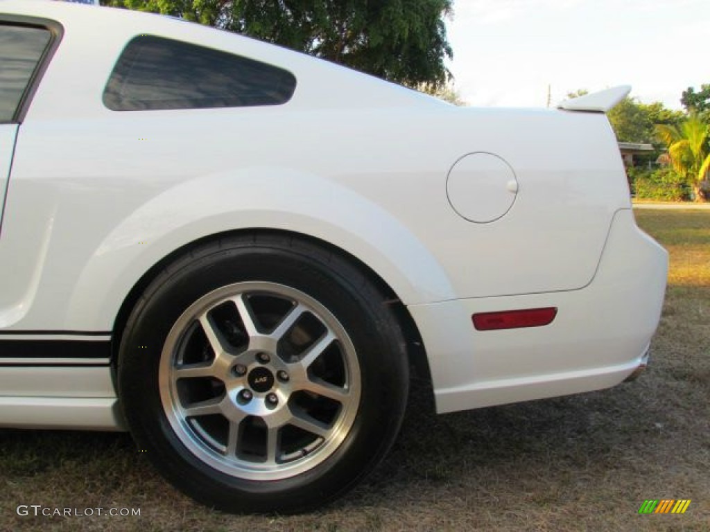 2007 Mustang GT Premium Coupe - Performance White / Medium Parchment photo #27