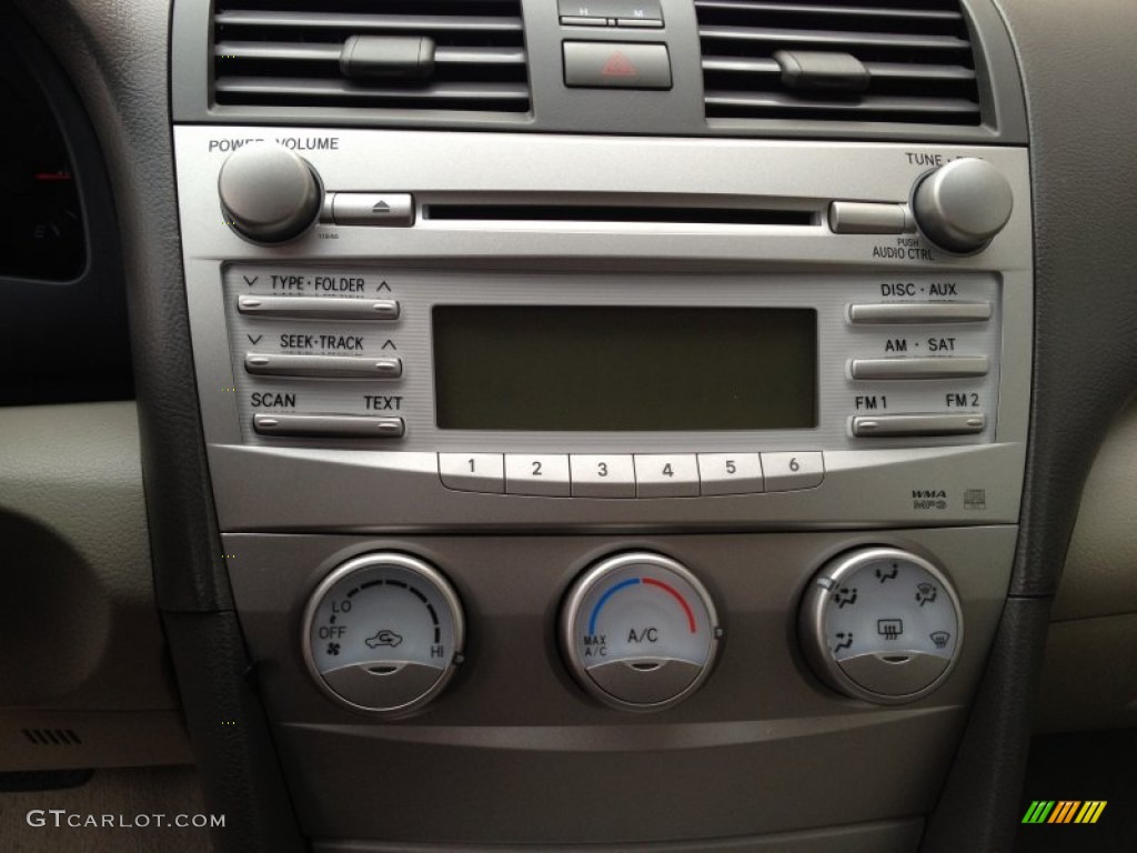 2010 Toyota Camry LE Controls Photo #76954757