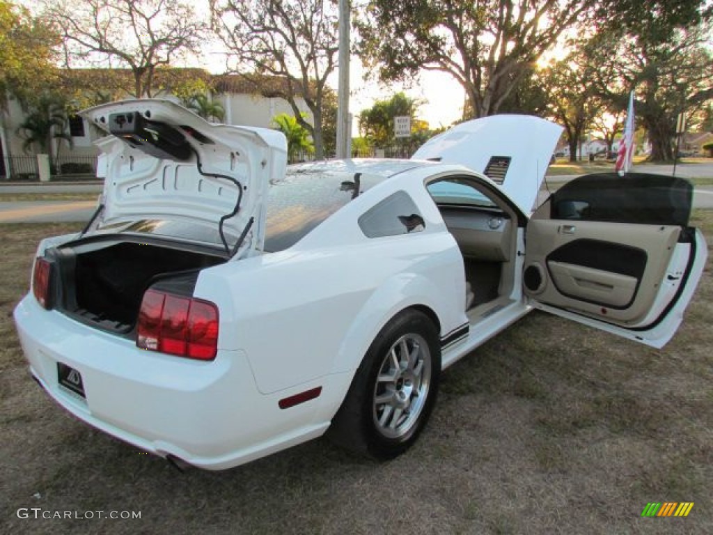 2007 Mustang GT Premium Coupe - Performance White / Medium Parchment photo #74