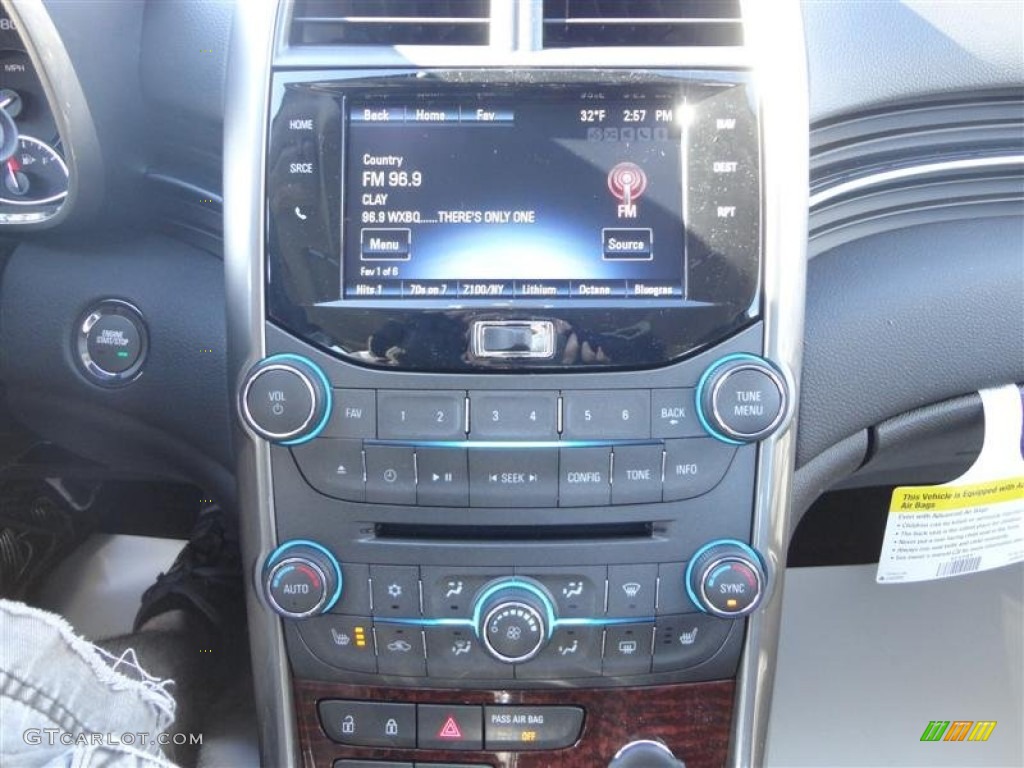 2013 Chevrolet Malibu LTZ Controls Photo #76957509