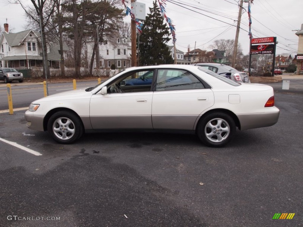 1997 ES 300 - Diamond White Pearl / Ivory photo #9
