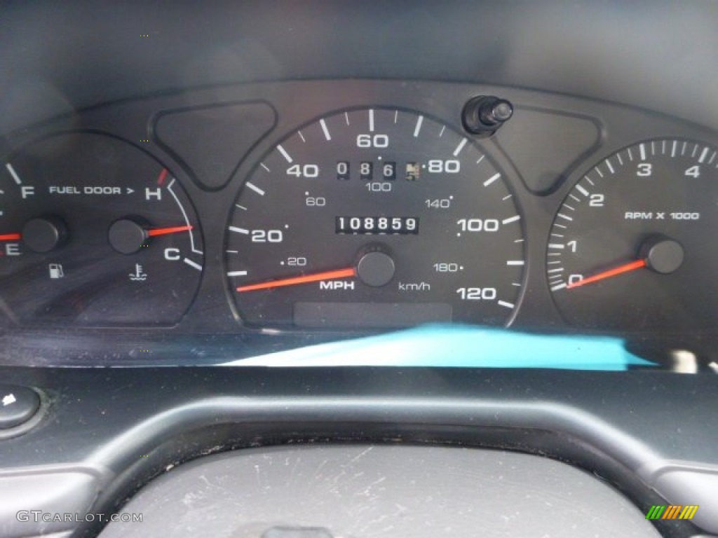 2003 Ford Taurus SES Gauges Photos