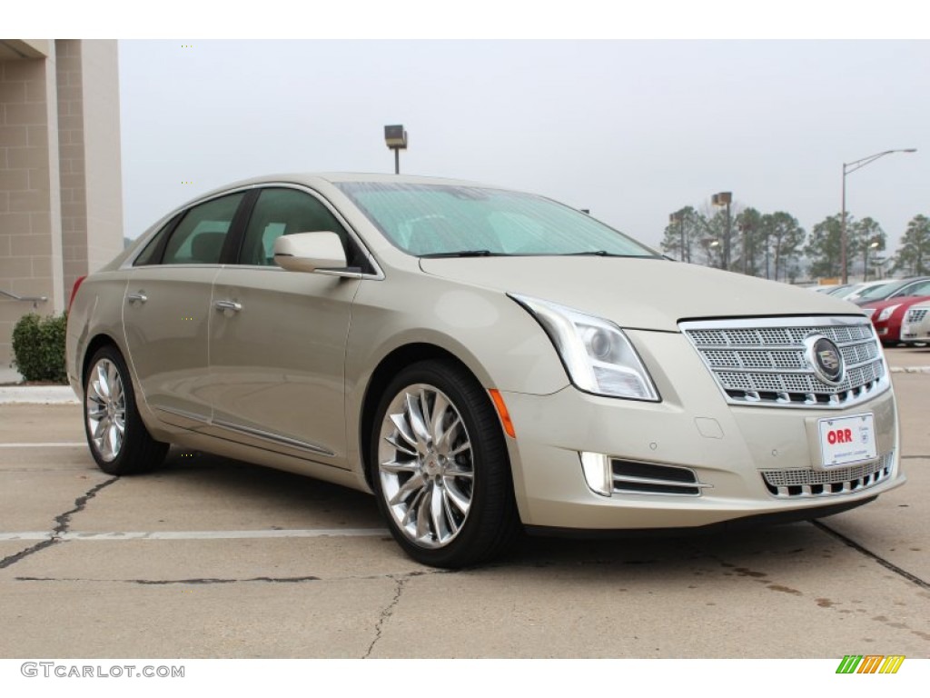 2013 Silver Coast Metallic Cadillac Xts Platinum Fwd