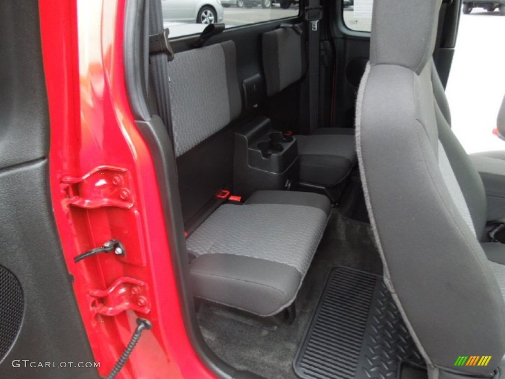 2012 GMC Canyon SLE Extended Cab Rear Seat Photos