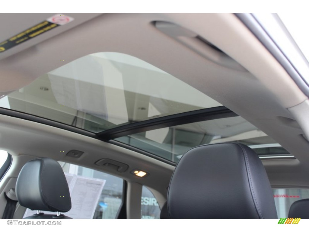 2011 Audi Q5 2.0T quattro Sunroof Photo #76967111