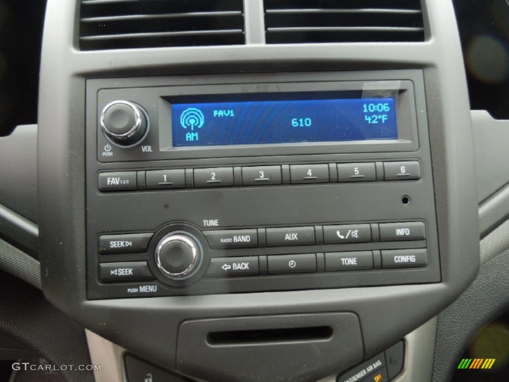 2013 Chevrolet Sonic LS Hatch Controls Photo #76969048