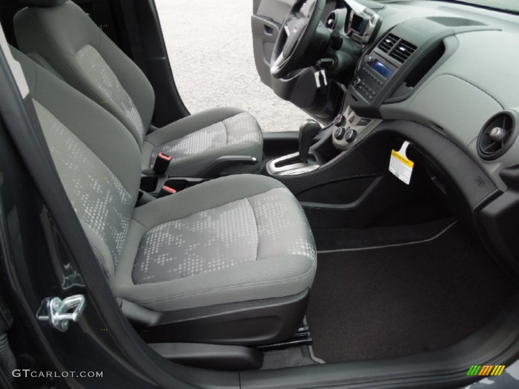 Jet Black/Dark Titanium Interior 2013 Chevrolet Sonic LS Hatch Photo #76969188
