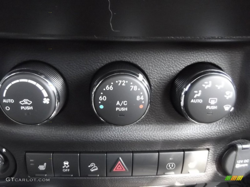 2013 Jeep Wrangler Moab Edition 4x4 Controls Photo #76969472