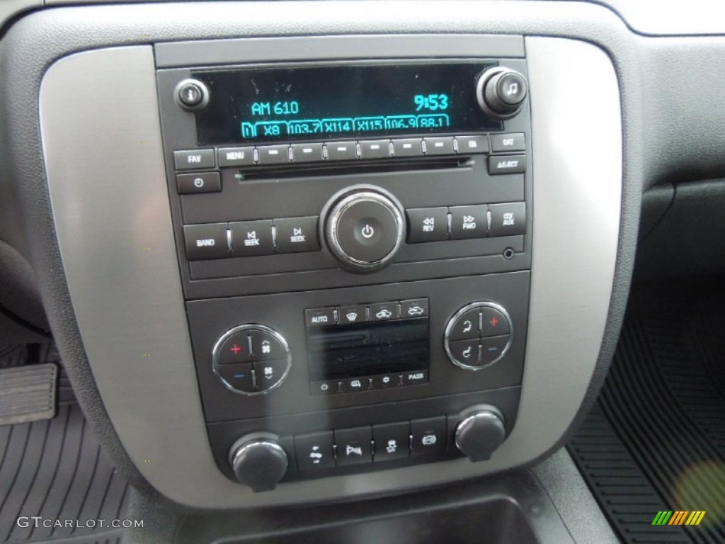 2013 Chevrolet Silverado 3500HD LTZ Crew Cab 4x4 Controls Photo #76969537