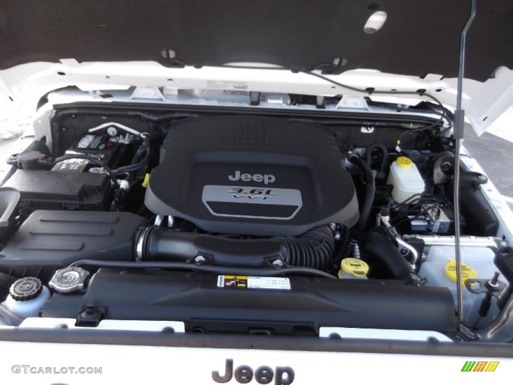 2013 Jeep Wrangler Moab Edition 4x4 3.6 Liter DOHC 24-Valve VVT Pentastar V6 Engine Photo #76970023