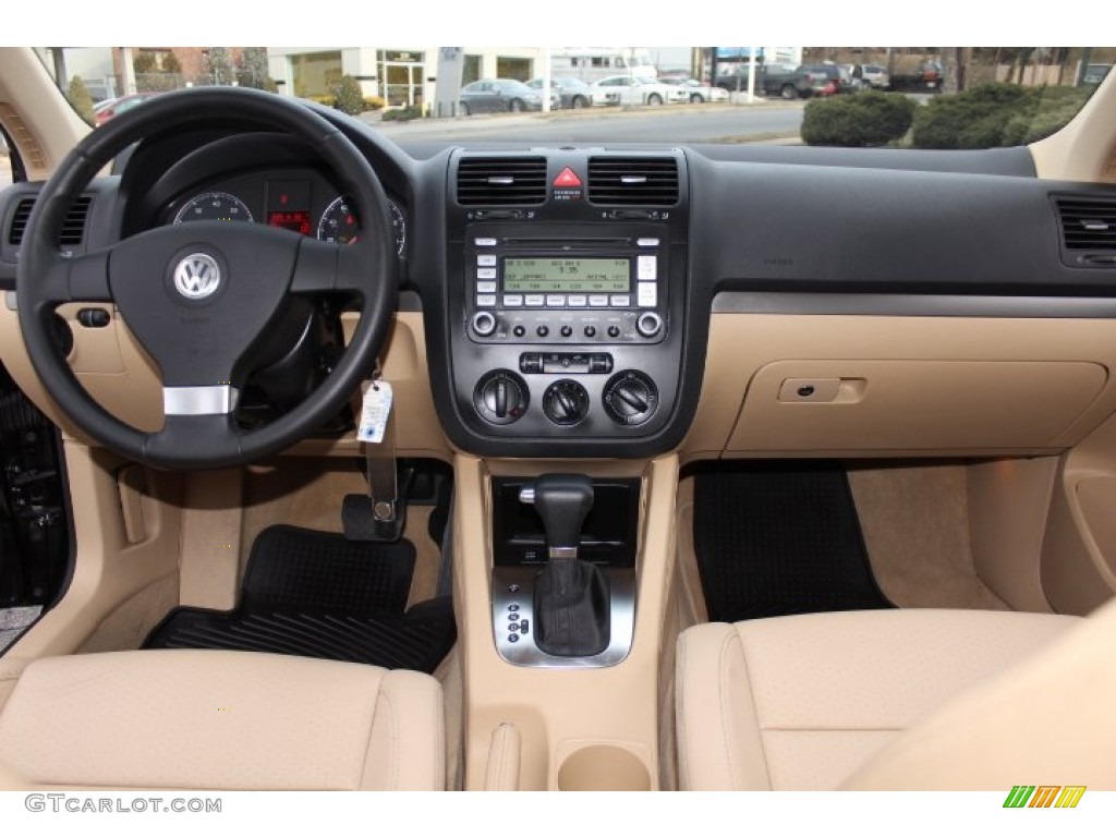 2009 Volkswagen Jetta SE Sedan Pure Beige Dashboard Photo #76970662