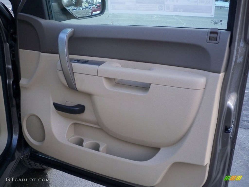 2013 Chevrolet Silverado 1500 LT Crew Cab 4x4 Light Cashmere/Dark Cashmere Door Panel Photo #76973704