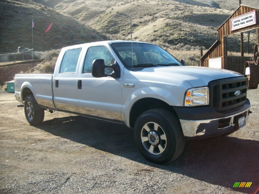 2005 F250 Super Duty XL Crew Cab 4x4 - Silver Metallic / Medium Flint photo #1