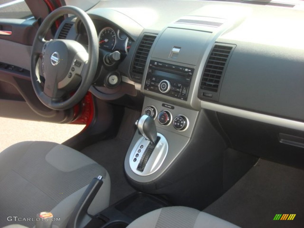 2011 Sentra 2.0 S - Red Brick / Charcoal photo #12