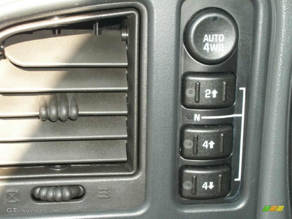2005 Chevrolet Silverado 1500 LS Crew Cab 4x4 Controls Photos