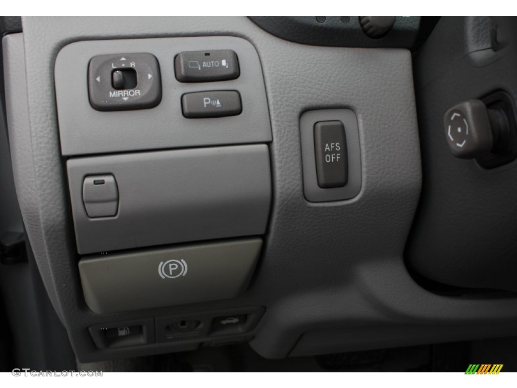 2005 Lexus LS 430 Sedan Controls Photo #76981768