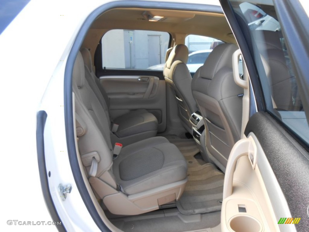 2008 Saturn Outlook XE Rear Seat Photo #76982140