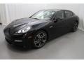 Black - Panamera V6 Photo No. 2
