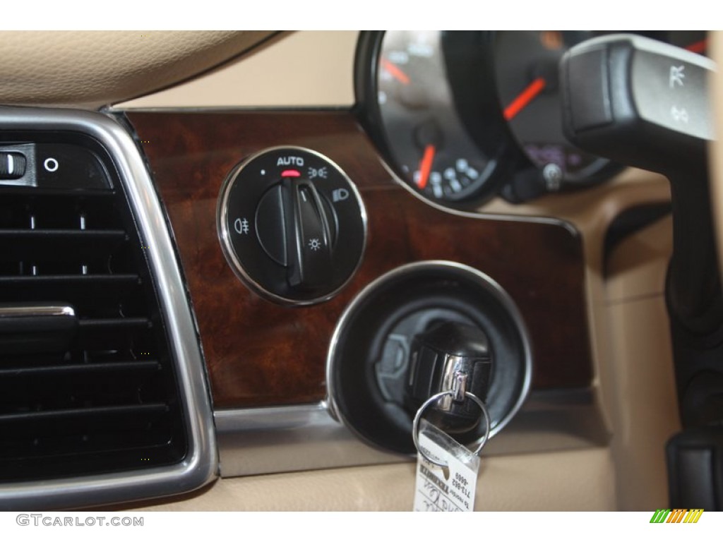 2012 Porsche Panamera V6 Controls Photo #76982902
