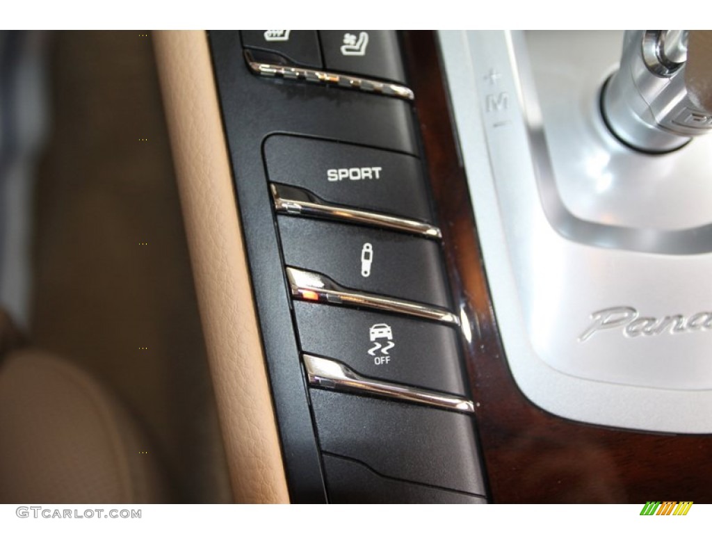 2012 Porsche Panamera V6 Controls Photo #76982971