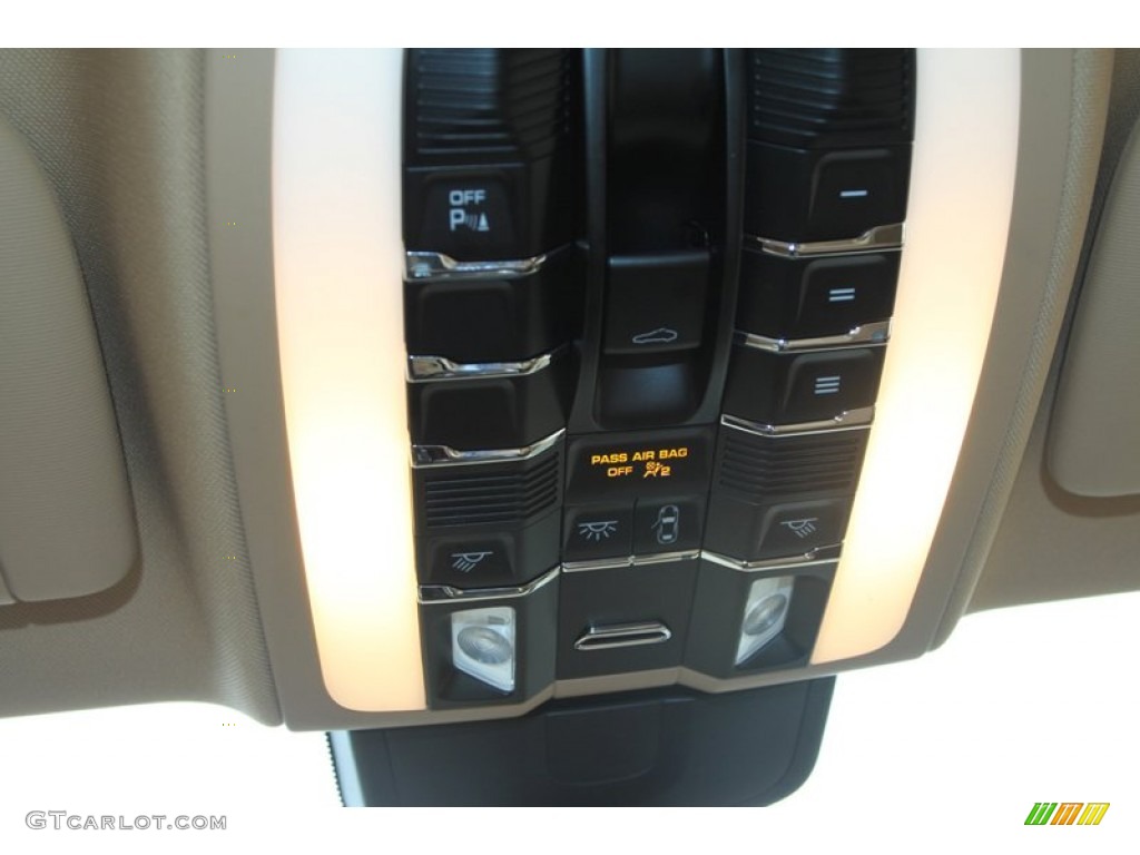2012 Porsche Panamera V6 Controls Photo #76983019