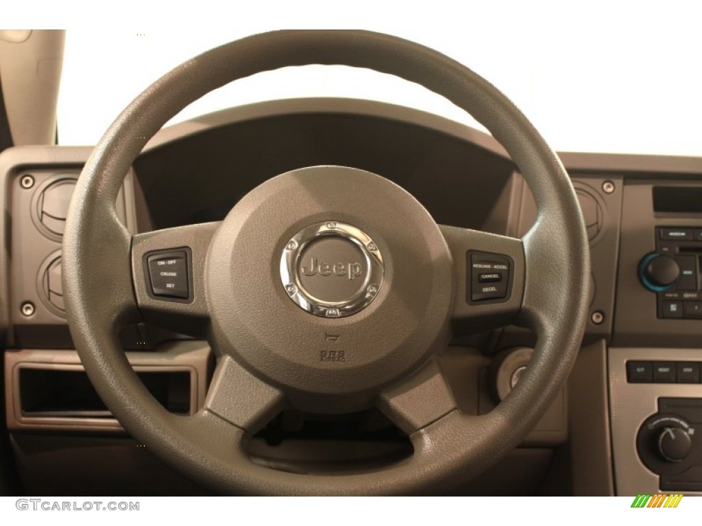 2007 Jeep Commander Sport 4x4 Khaki Steering Wheel Photo #76984033