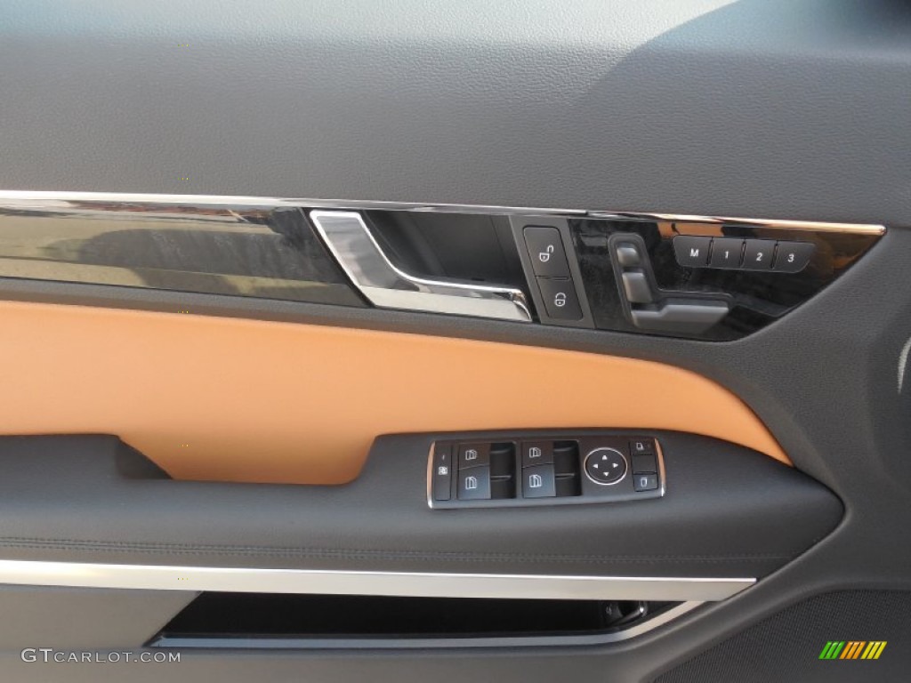 2013 Mercedes-Benz E 550 Cabriolet Natural Beige/Black Door Panel Photo #76984201
