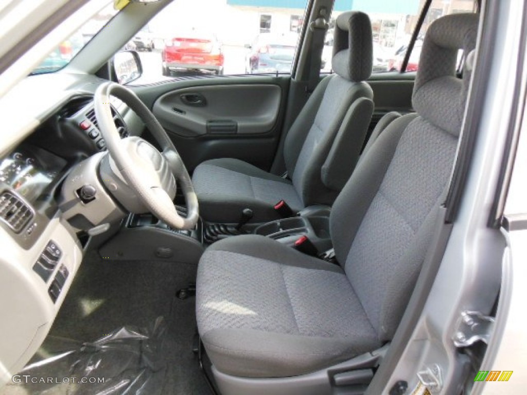 Medium Gray Interior 2004 Chevrolet Tracker LT 4WD Photo #76985278