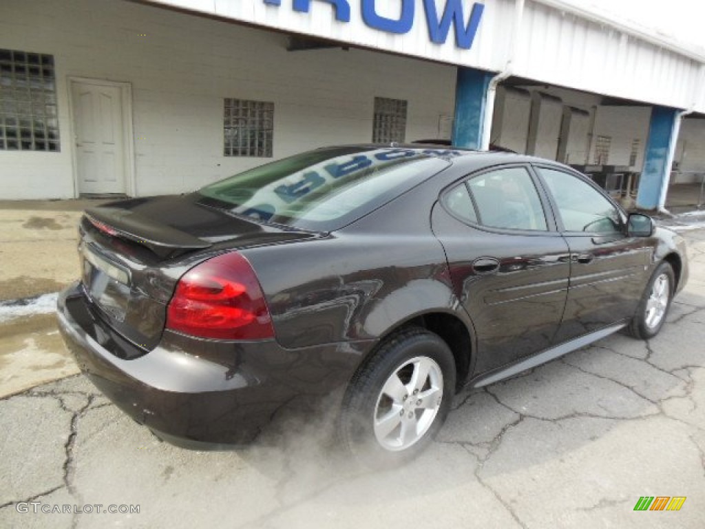 2008 Grand Prix Sedan - Dark Mocha Metallic / Ebony photo #8
